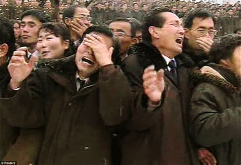 Kim Jong Il funeral: Millions of crying North Koreans line Pyongyang's snow bound streets ...