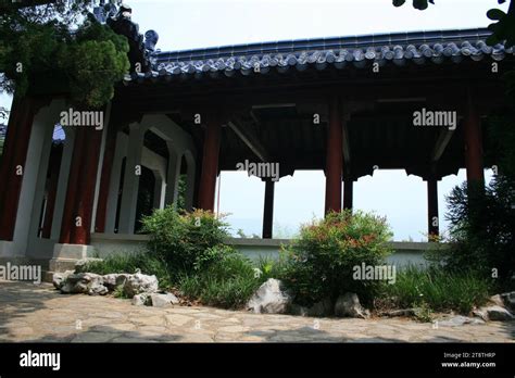 Tomb of Sun Quan Pavilion, Burial site of Ming Hongwu (Zhu Yuanzhang ...