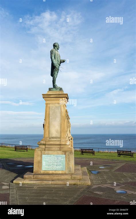 Statue of Captain James Cook, Whitby, North Yorkshire, England, UK ...