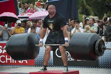 Watch the world's strongest man lift 975 pounds | World's strongest man, Brian shaw, Strongman