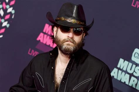 [LYRICS] Drop 'Em Out Lyrics By Wheeler Walker Jr