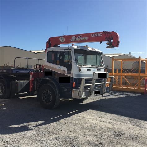 International Prime Mover with Crane | Trucks & Trailers