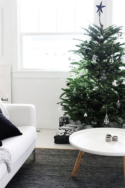 25 Simple And Minimalist Christmas Tree Decorations | Home Design And Interior