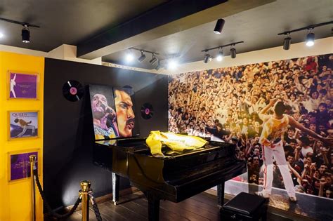 Freddie Mercury Museum, una dintre cele mai cunoscute atractii din Stone Town, Zanzibar - Blog ...