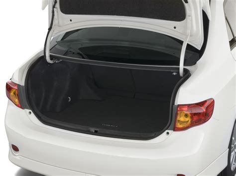 Toyota corolla trunk dimensions