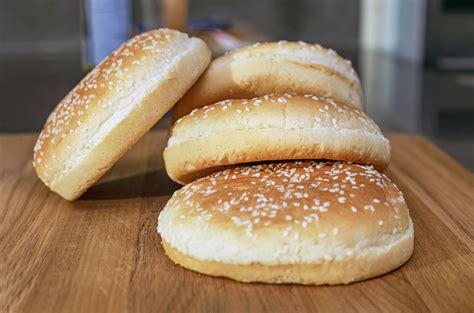 How To Thaw Frozen Hamburger Buns - Fanatically Food