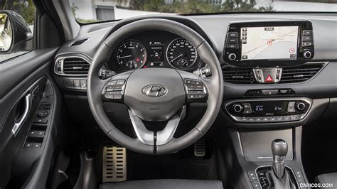 2017 Hyundai i30 - Interior, Cockpit | Caricos