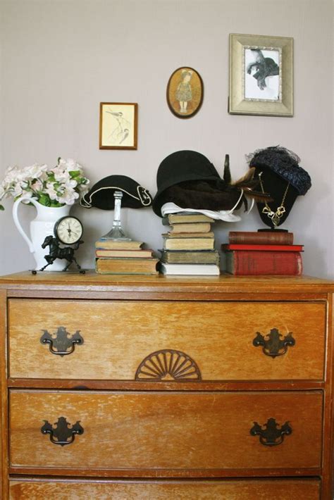 ~Ruffles And Stuff~: live these displayed vintage hats | Hat display, Hats vintage, Pretty display