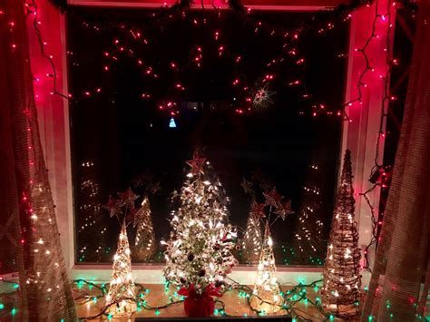 Christmas decorations | Christmas window decorations, Bay window decor, Christmas decorations