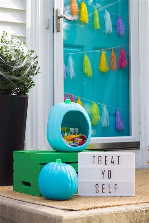 DIY Teal Pumpkins via Pretty My Party | Teal pumpkin project treats, Teal pumpkin project ...