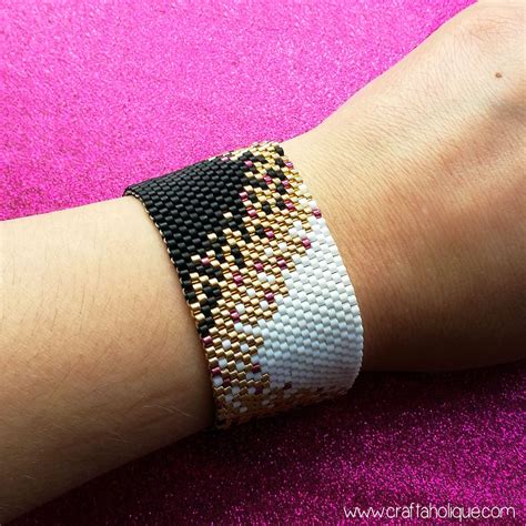 Make It! Peyote Stitch Pattern for Dramatic & Stylish Beaded Bracelet