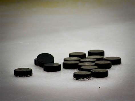 Hockey Puck Pucks - Free photo on Pixabay - Pixabay