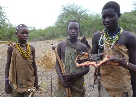 Walk with the hunter-gatherer Hadzabe Tribe | Audley Travel