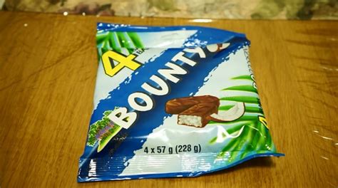 Bounty Chocolate Bar Review - InvertedKB