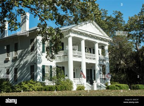 Beautifully of life: Plantation Antebellum South