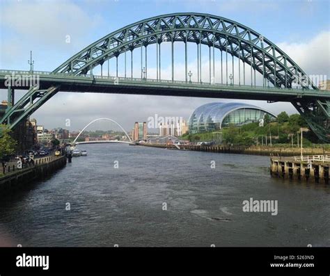 Newcastle bridges hi-res stock photography and images - Alamy