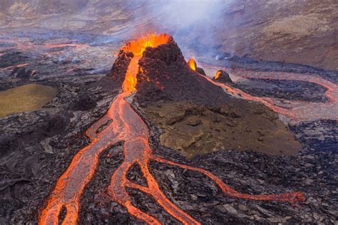 Photos: Up Close With Iceland’s Fagradalsfjall Volcano - The Atlantic