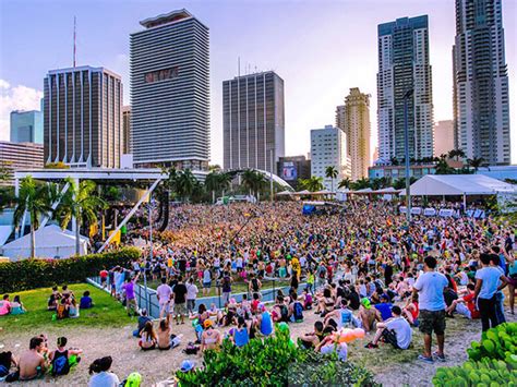 Miami amphitheater will soon don a retractable roof - Coliseum