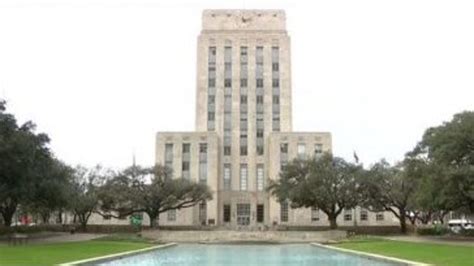 Houston City council members add water bill relief to council agenda ...