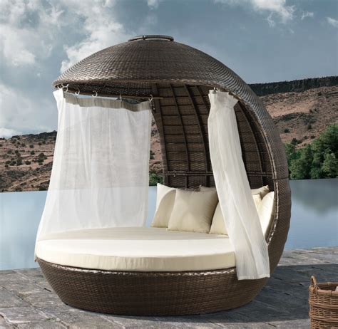 Outdoor Canopy Beds - Scandinavian House Design