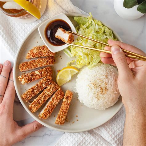 The Crispiest Airfryer Tonkatsu (Japanese Pork Cutlet) – Takes Two Eggs