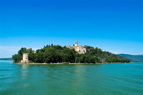 Lake Trasimeno and sailboat excursion - Badia di Pomaio