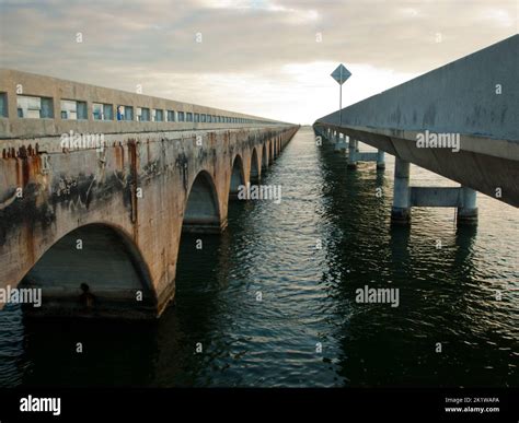 Seven Mile Bridge Stock Photo - Alamy