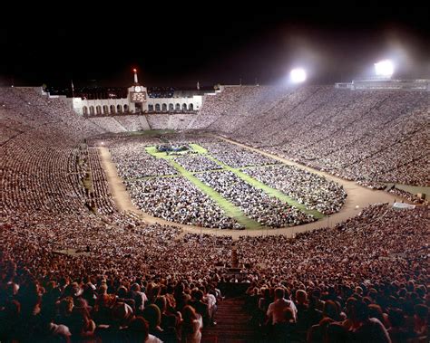 Los Angeles Memorial Coliseum: The Story of an L.A. Icon | Discover Los ...