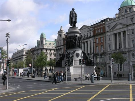 O'Connell Monument, O'Connell Street © Hywel Williams :: Geograph Ireland