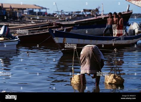 Hodeidah port hi-res stock photography and images - Alamy