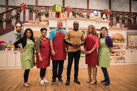 Food Network Sweetens Up The Holidays With The Holiday Baking Championship