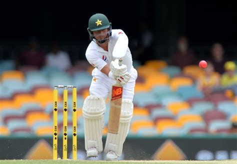 Yasir Shah defends carefully | ESPNcricinfo.com