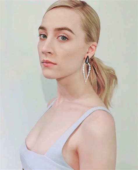 Saoirse Ronan - Wiki, Bio, Facts, Age, Boyfriend, Net Worth, Height