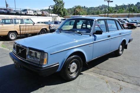 1983 Volvo 240 - Information and photos - MOMENTcar