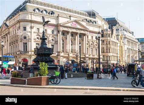 Piccadilly Circus, Shaftesbury Memorial Fountain and statue of Anteros, aka Eros. London ...