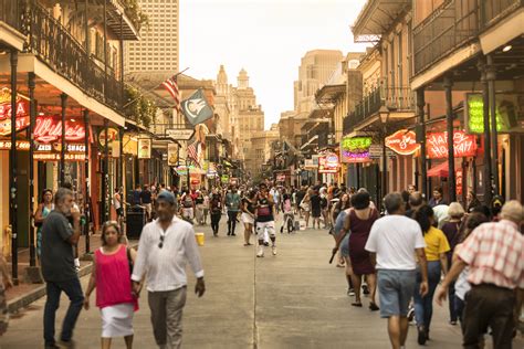 French Quarter bars and restaurants on Bourbon Street New Orleans ...