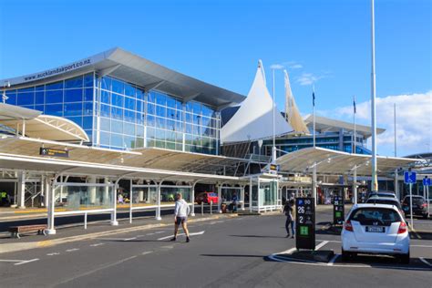 Auckland Airport (AKL)