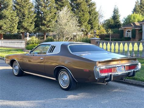 One-Owner 1973 Dodge Charger SE Parked in a Garage Flexes Original Everything - autoevolution