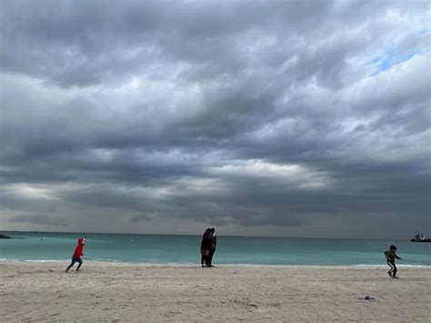 In photos: UAE residents woke up to heavy rains, thunder in Dubai ...