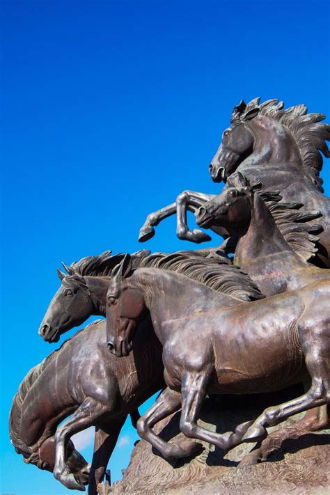 Mustang by Alexander Phimister Proctor in Texas University, http://en.wikipedia.org/wiki/File:UT ...