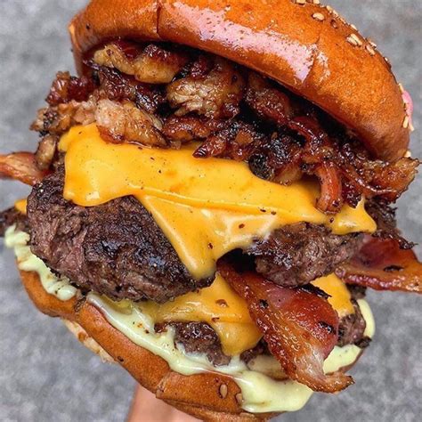 Two cheese bacon double cheeseburger w/ extra bacon : r/burgers