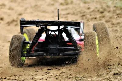 Is the Traxxas Rustler VXL good for bashing? - RC Dedication