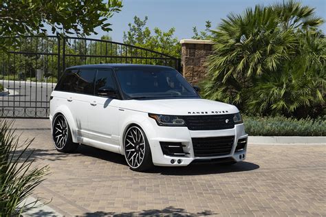 Unique and Likable: White Range Rover Benefits From Contrasting Black ...