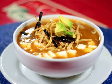 Receta de la Sopa de Tortilla - TuriMexico