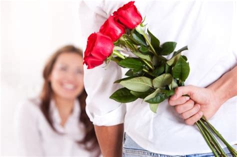 A Guy’s Guide to Giving Flowers That Works