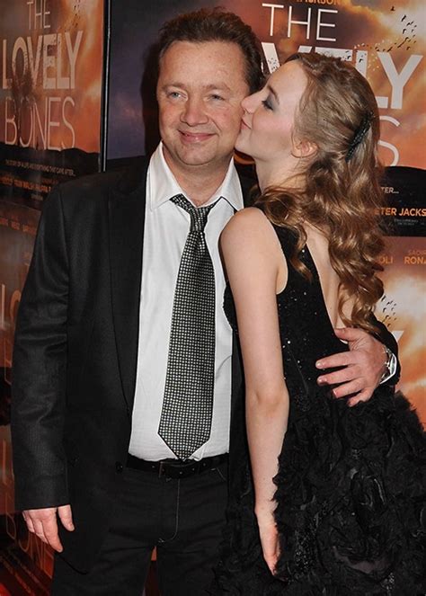 Saoirse Ronan's dad Paul 'a bit disappointed' on Oscar miss - Extra.ie