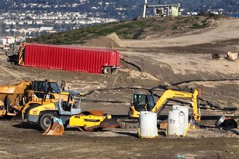 Chiquita Canyon Landfill leaks pose imminent danger, EPA says - Los ...