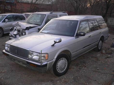 1992 Toyota Crown Wagon specs