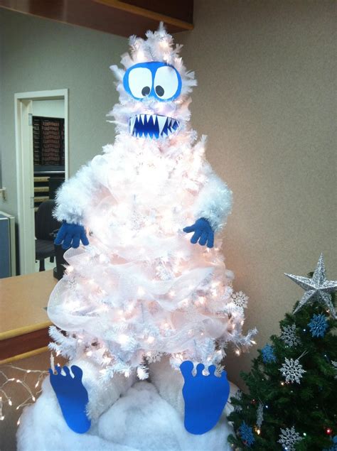 Abominable Snowman Christmas Tree - too awesome! | White christmas tree decorations, Creative ...