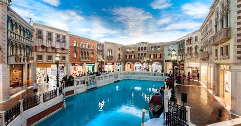 The Venetian Macao Resort desde $ 116.740 ($̶ ̶5̶0̶1̶.̶9̶5̶1̶). Macao ...